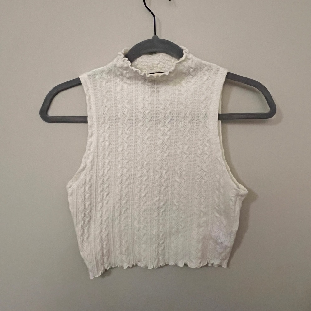 Forever 21 White Sleeveless Crop Top